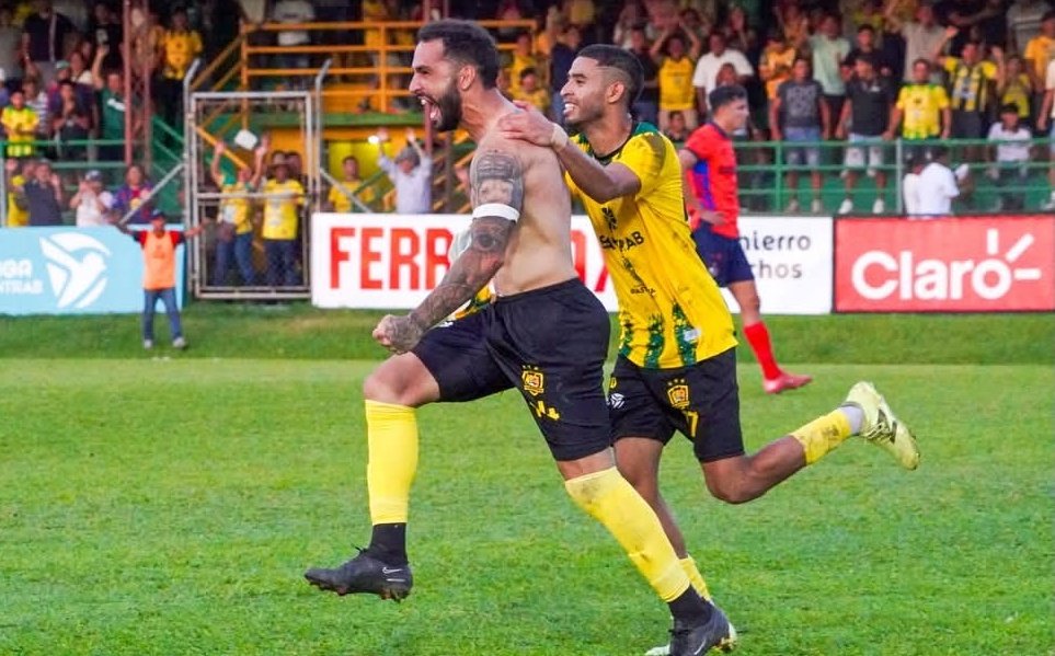 Guastatoya rescata el empate ante los rojos