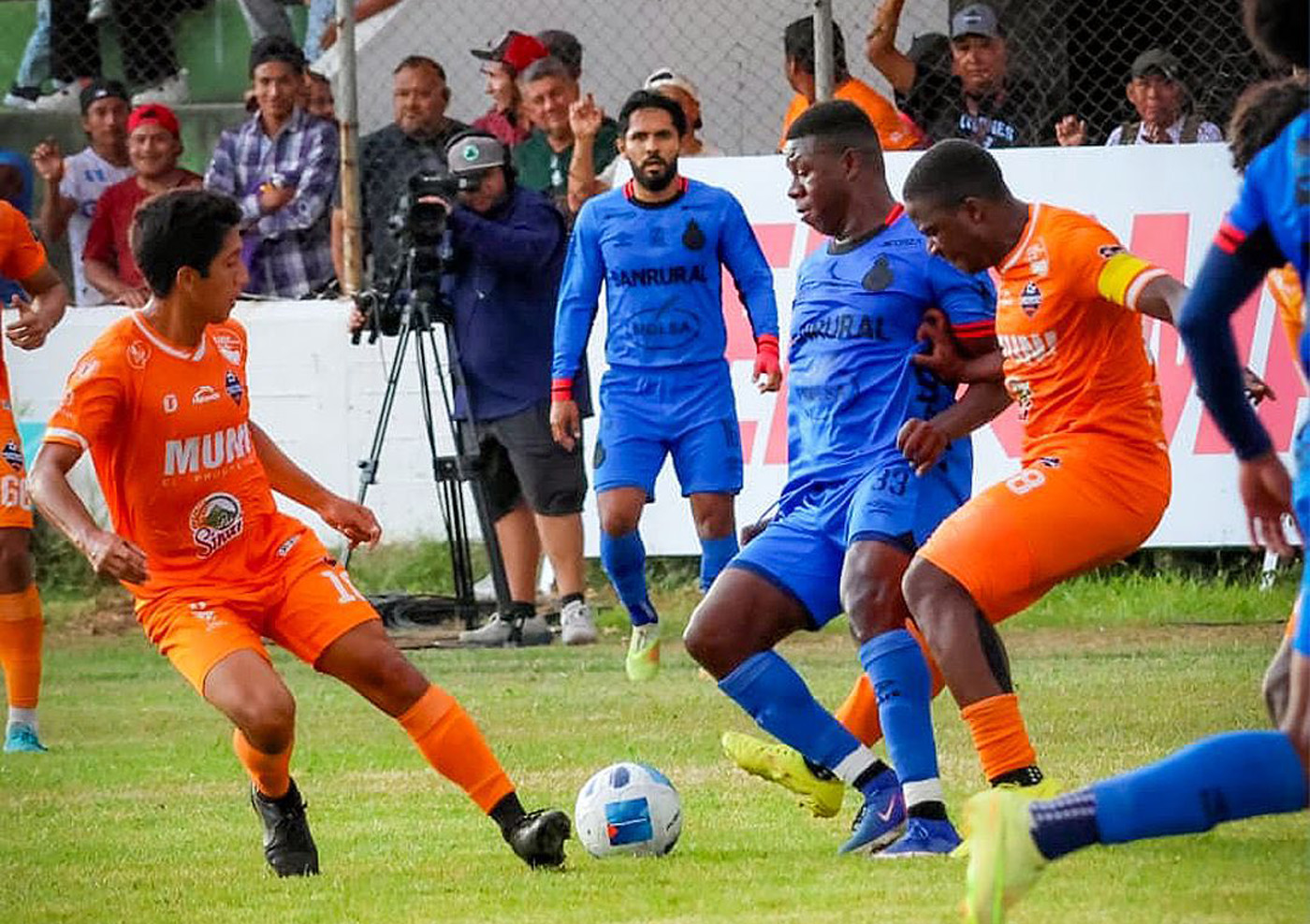 Achuapa complica su permanencia y el CSD Municipal toma el liderato