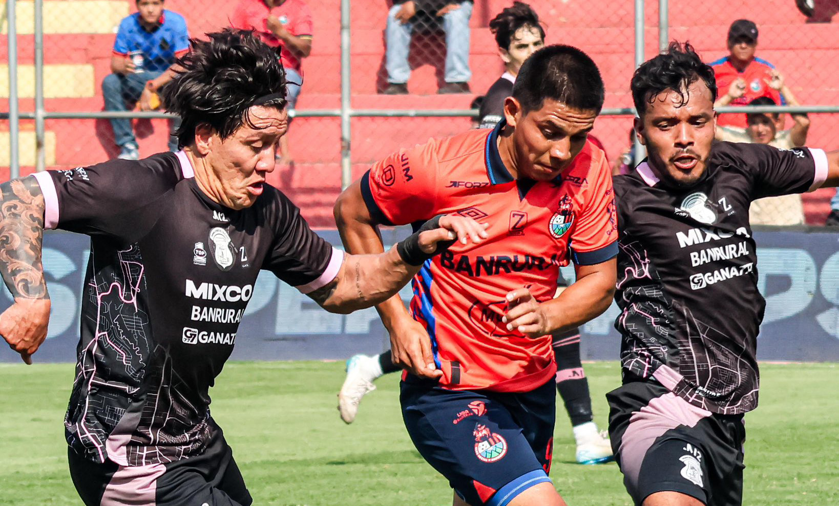 Mixco pierde la oportunidad ante los rojos